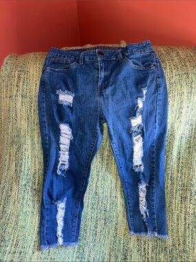 VIP Women's Distressed Dark Blue Skinny Capris